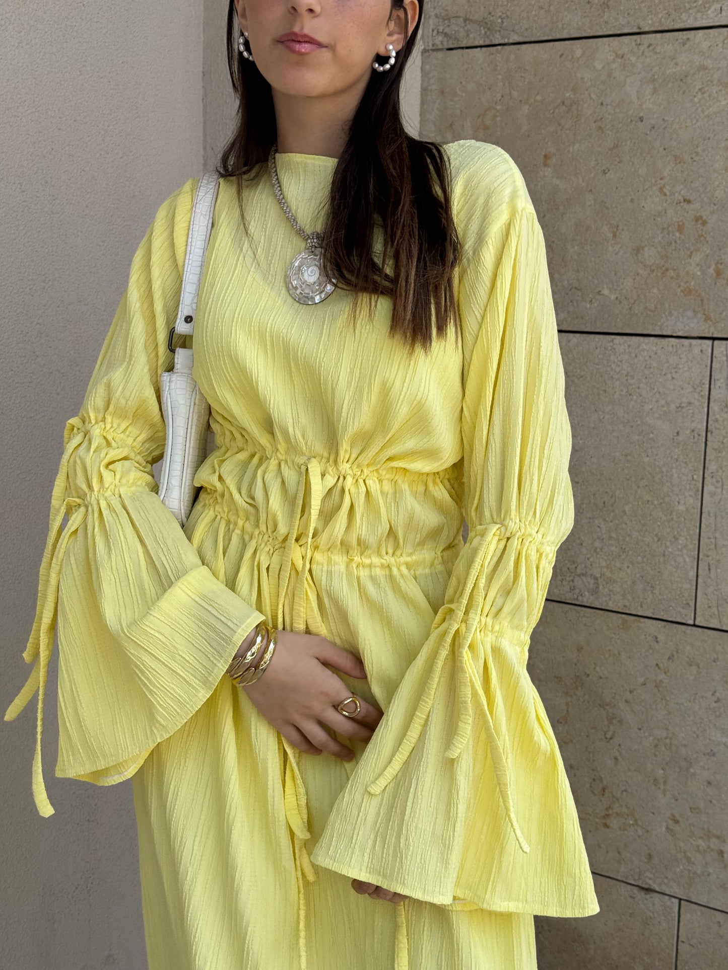 Daisy crinkled dress in Yellow