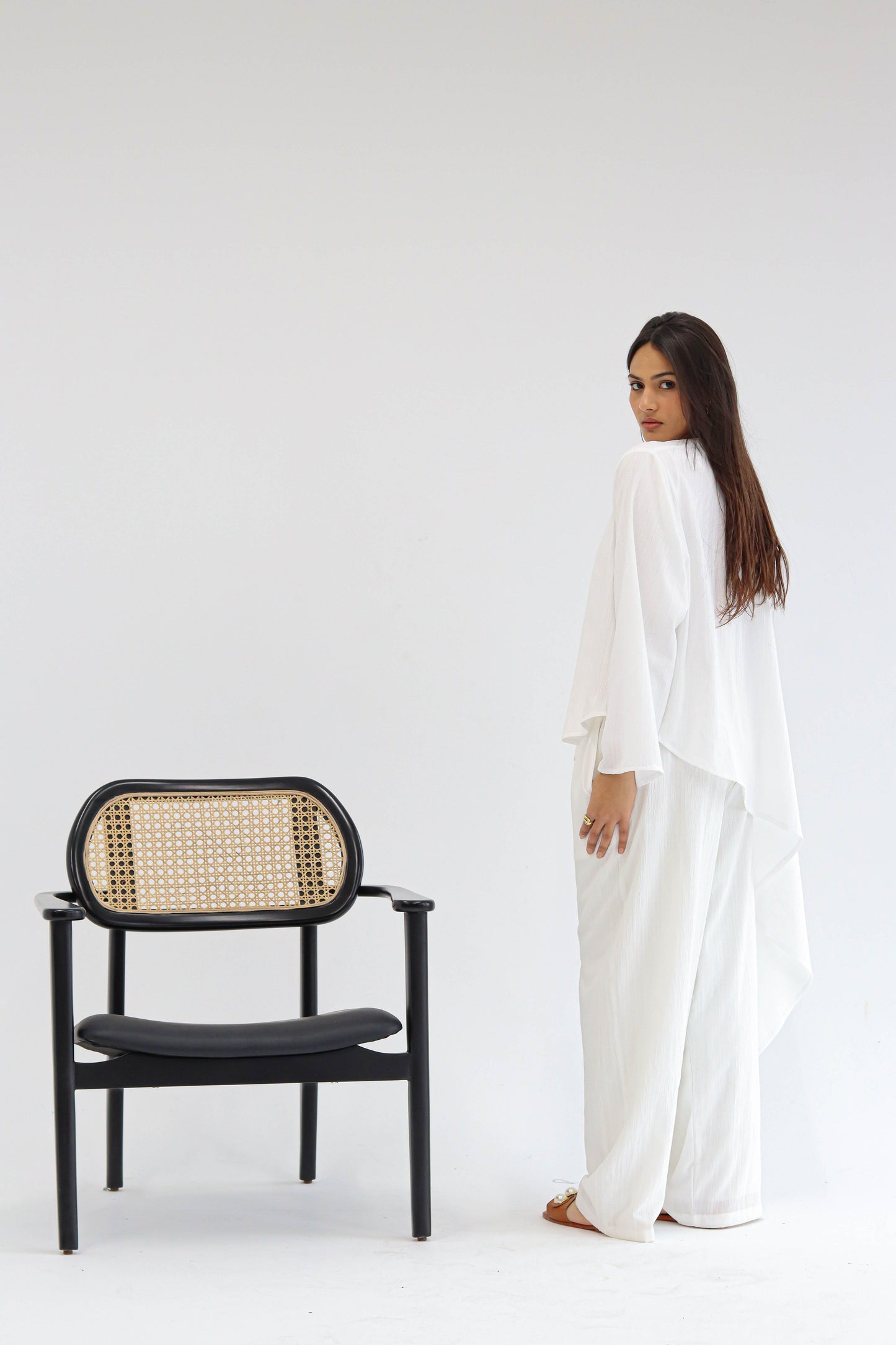 Wave crinkled set in white