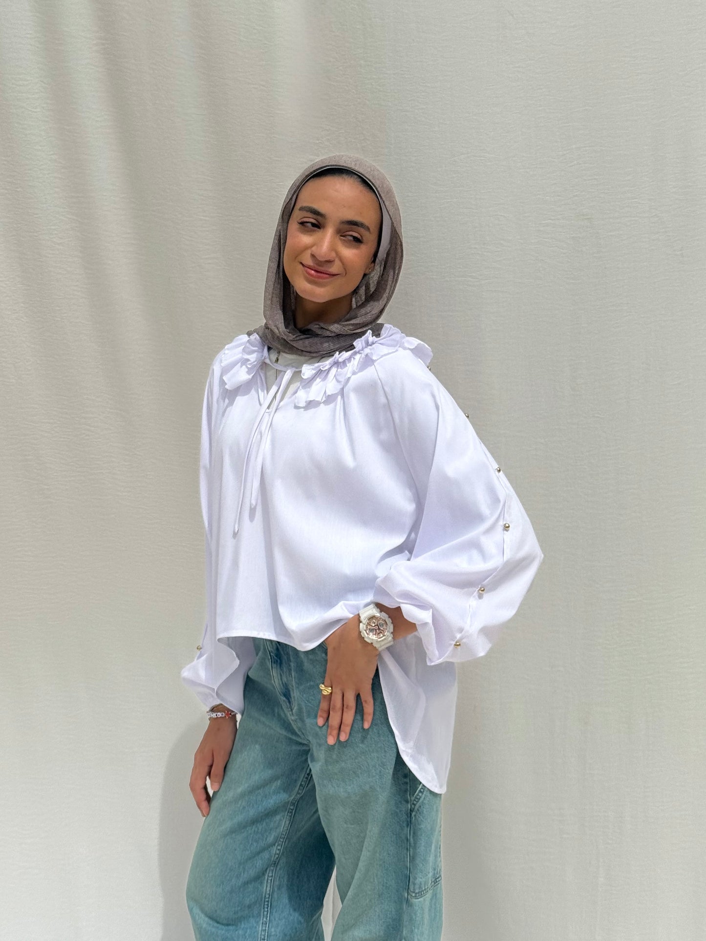 Gold pearls balloon shirt in white