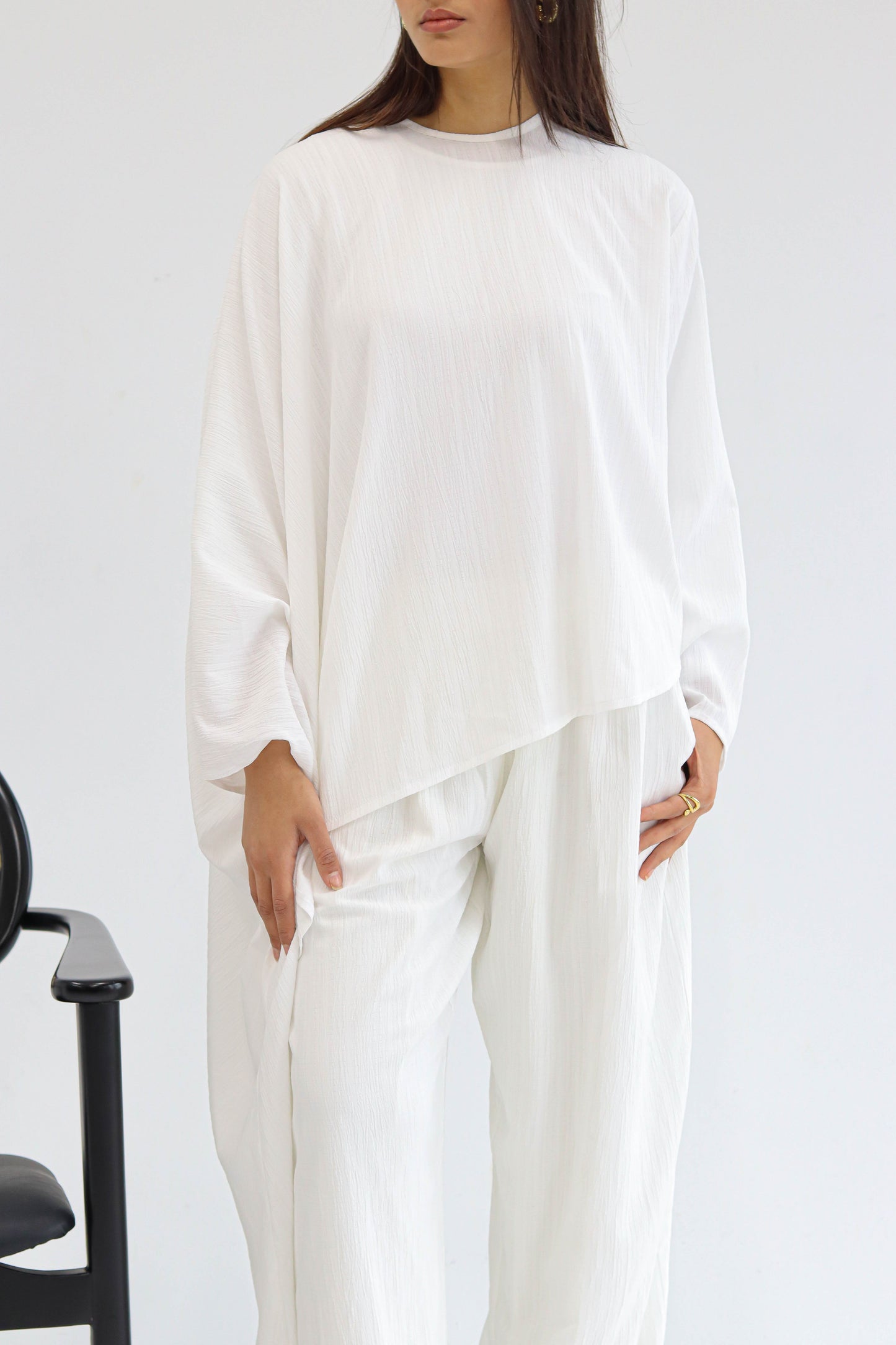 Wave crinkled set in white