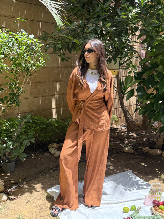 Linen co-ord set with gold accessory