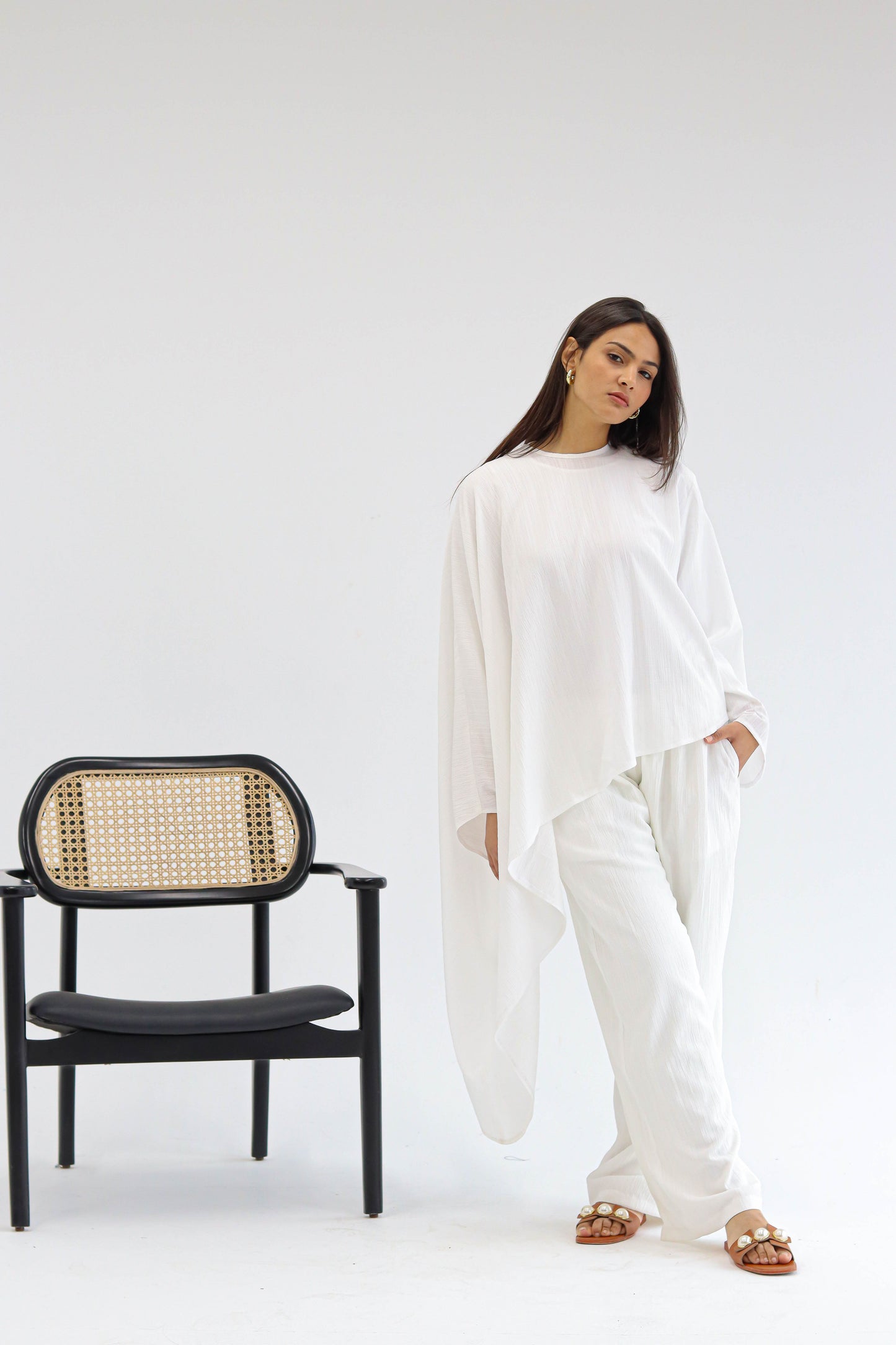 Wave crinkled set in white