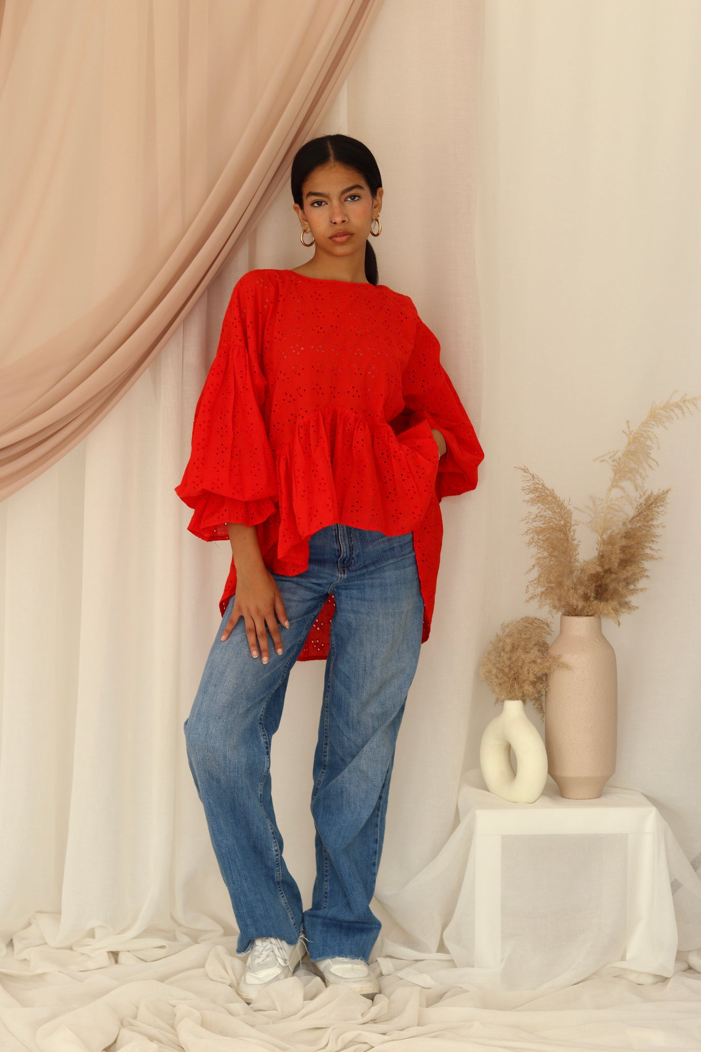 Embroidered ruffle top in Red